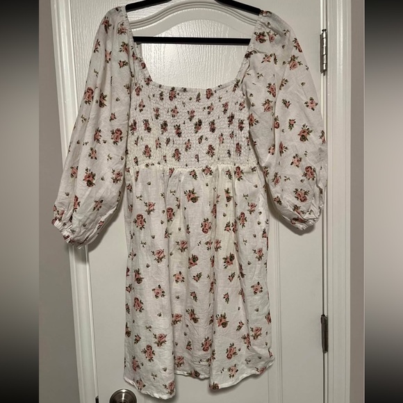 Urban Outfitters Dresses & Skirts - NWT URBAN OUTFITTERS Sofia Floral Mini Dress